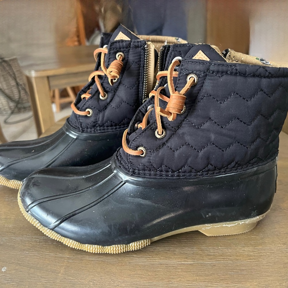 Sperry Duck Boot size 7 and only worn once